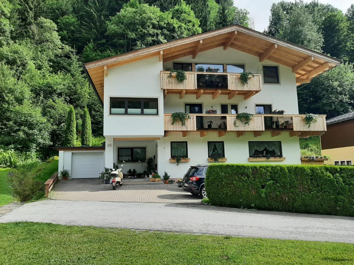 Gemütliche Wohnung 10 Minuten vom See entfernt Zell am See Exterior foto